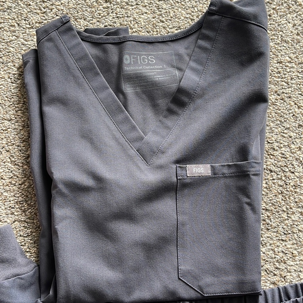 Figs scrubs